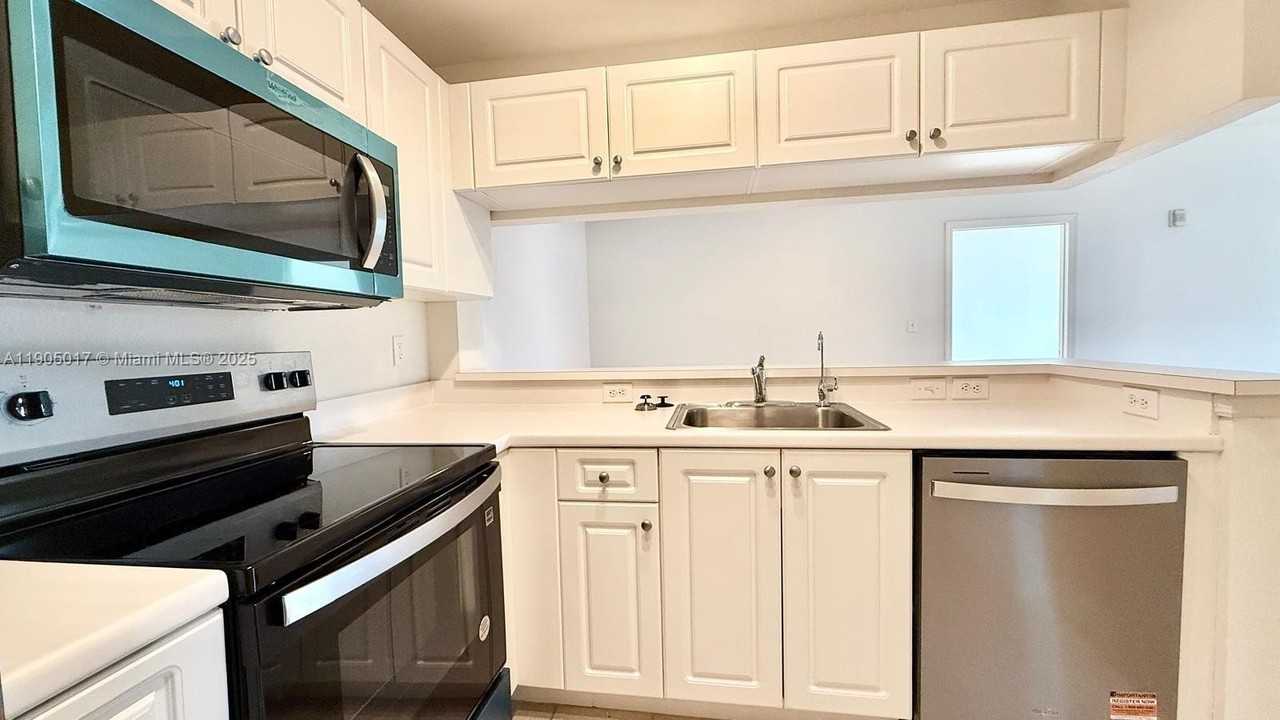 2808 Amalei Dr #203 - Photo 6 of 25