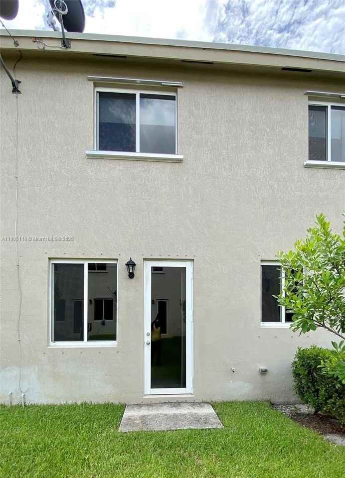 21479 Nw 14th Ct - Photo 2 of 20