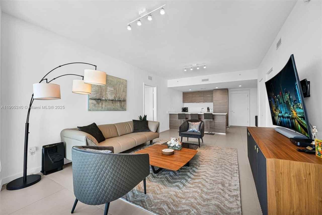 1300 S Miami Ave #4302 - Photo 5 of 50