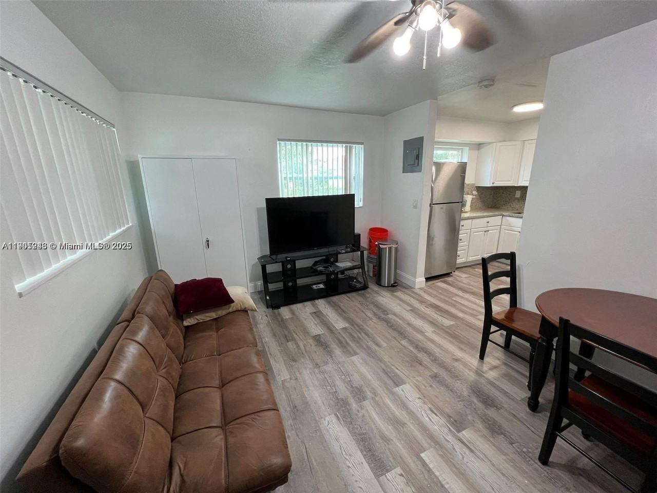 2744 Nw 13th St #B - Photo 3 of 12