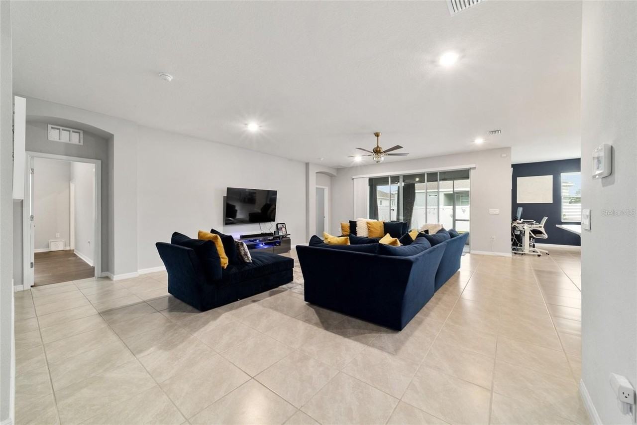 5759 Sw 80th Ln - Photo 5 of 42