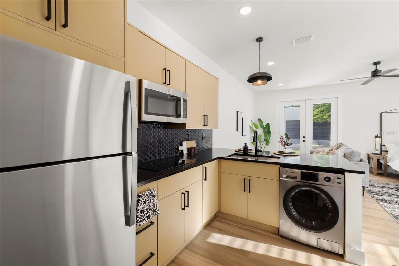 212 West Euclid Avenue #B - Photo 3 of 33