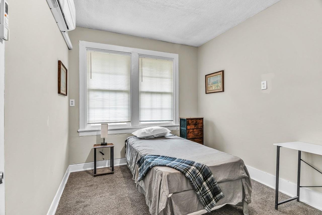 Carroll Ave - Photo 5 of 6