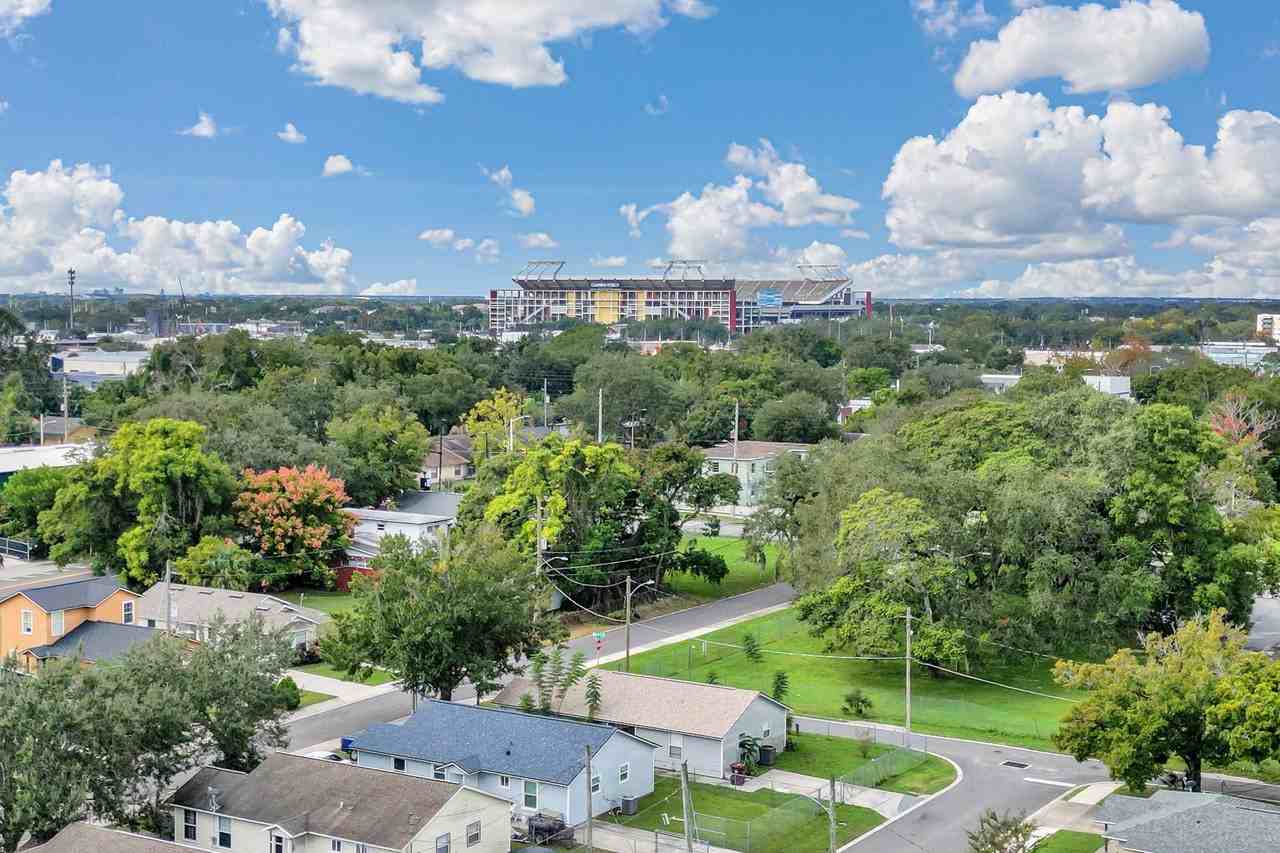 N Lee Ave - Photo 2 of 8