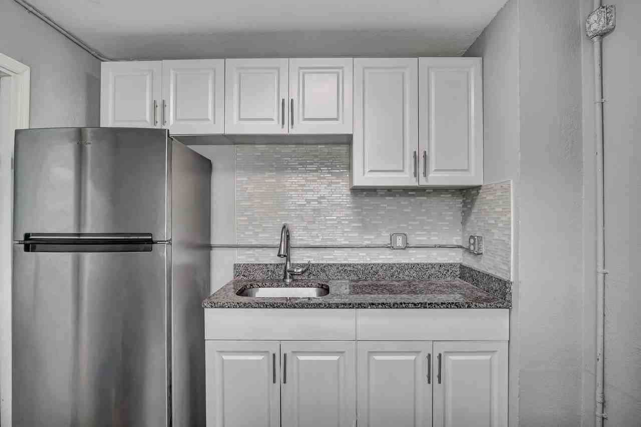 N Lee Ave - Photo 4 of 8