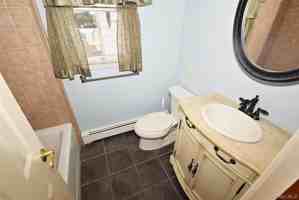 featured image of 15 N Crescent Dr #2