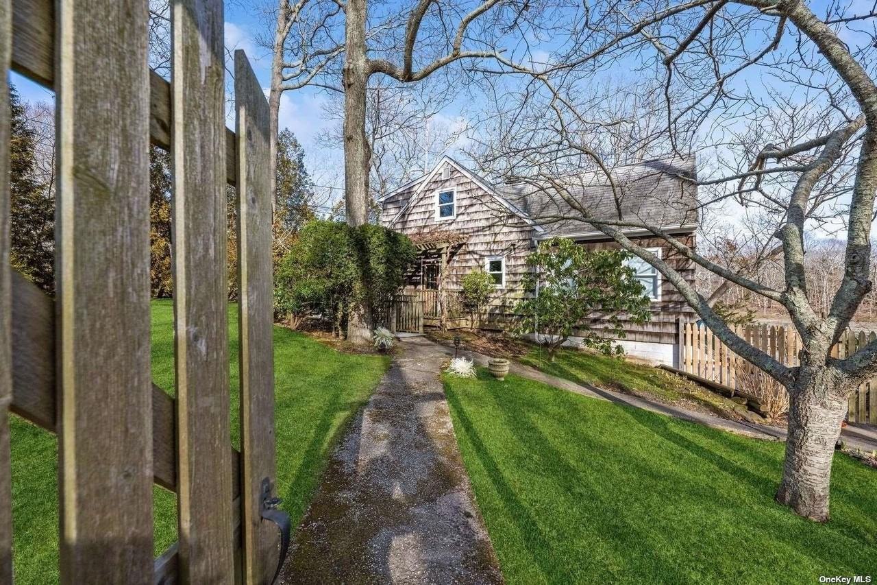 795 Monsell Lane - Photo 2 of 27