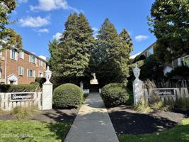 featured image of 283 Spring St Apt 4c #4C