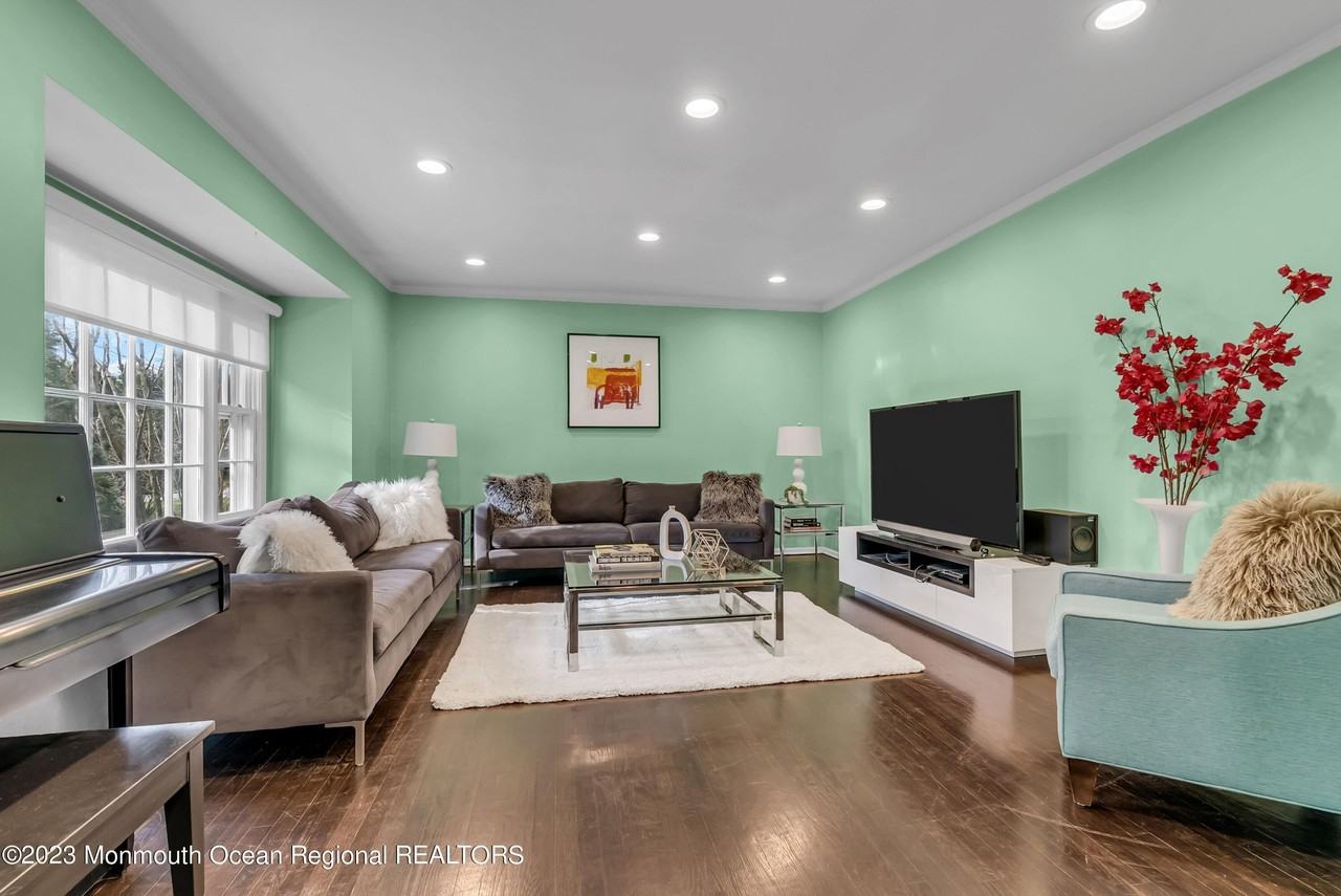 2912 2912 Logan Road - Photo 2 of 30