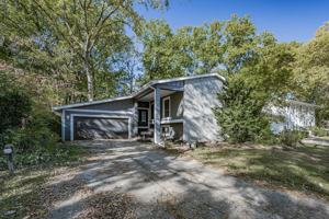 featured image of 1887 Carriage Hill Rd