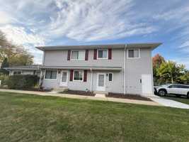 featured image of 2S717 Winchester Cir E #4