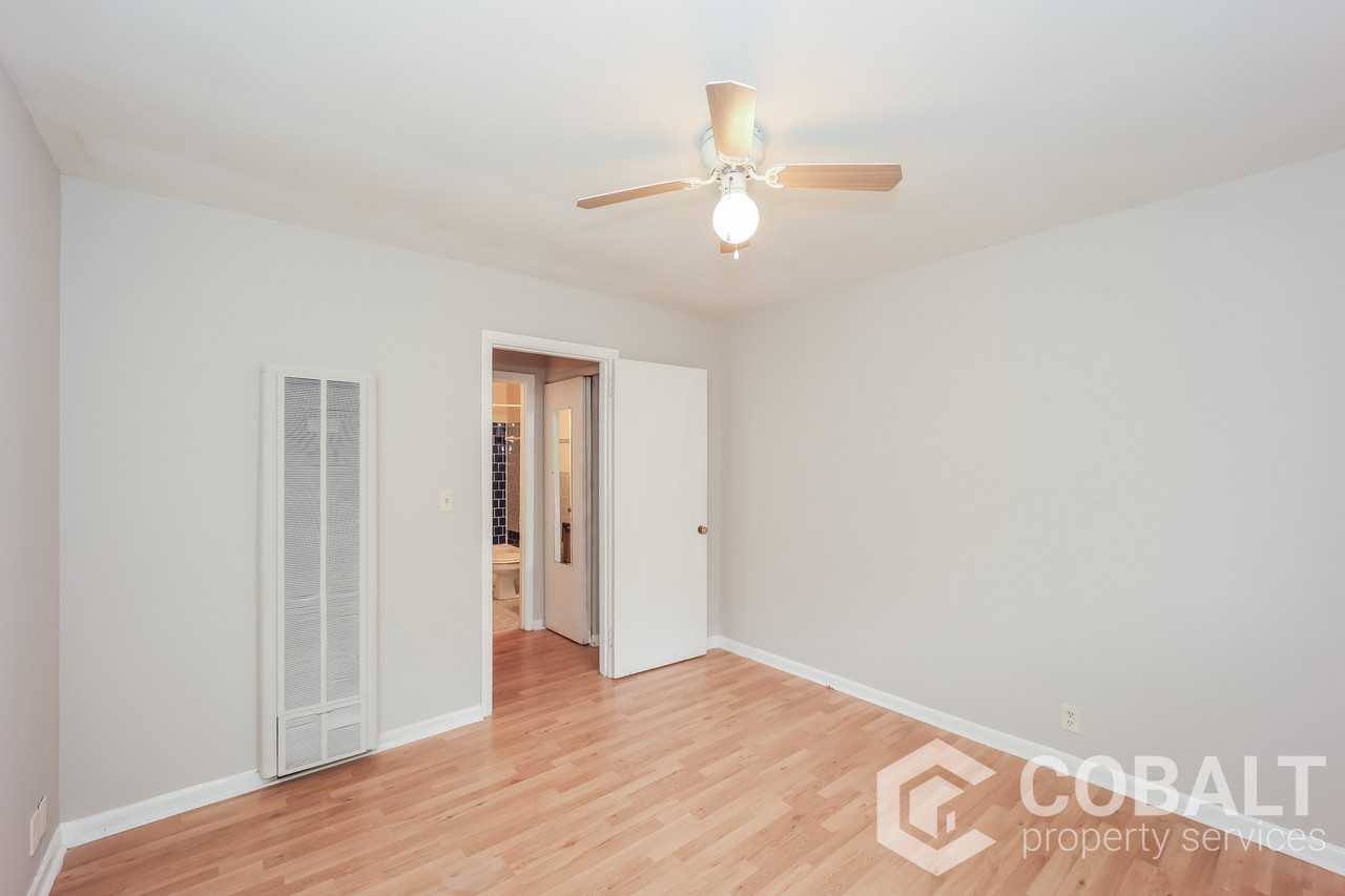 905 Greenwood Ave Ne #03 - Photo 6 of 16