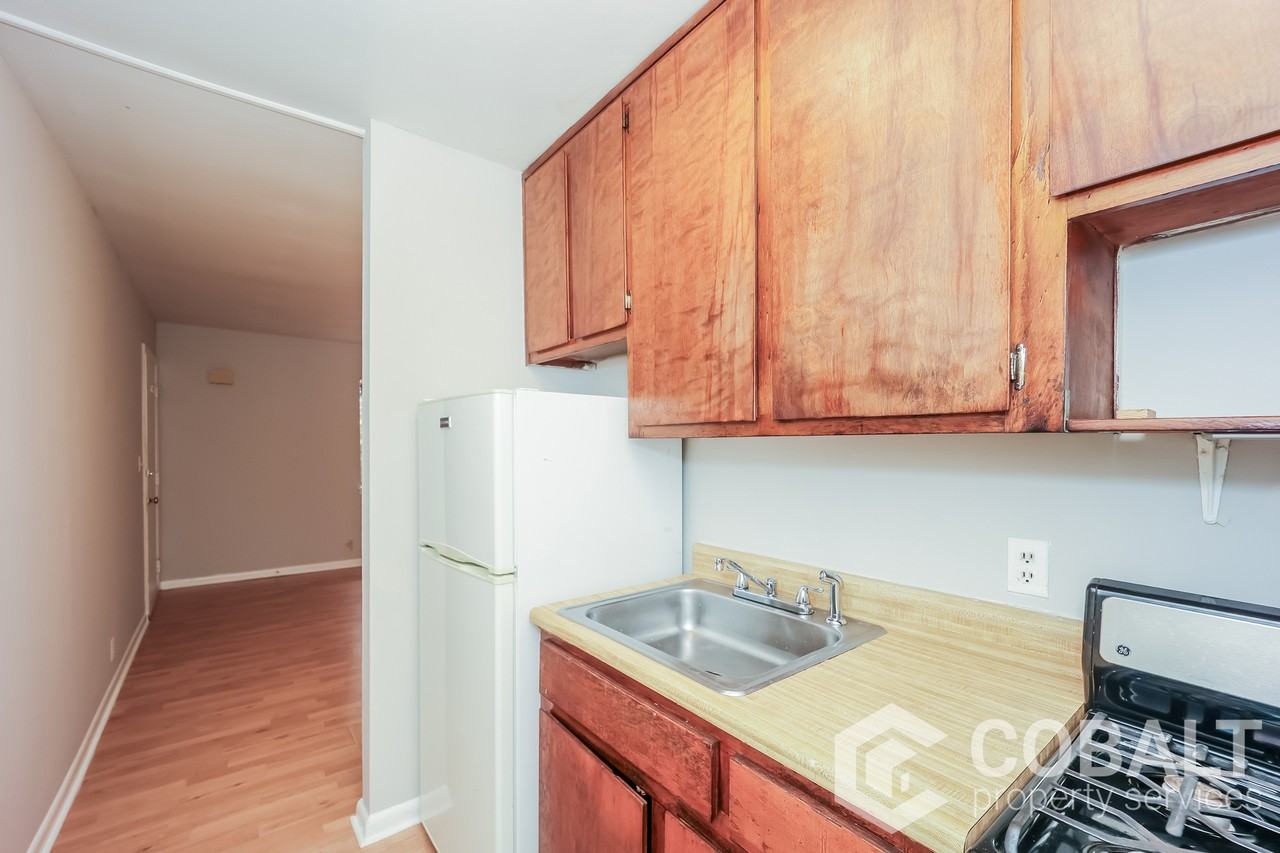 905 Greenwood Ave Ne #03 - Photo 4 of 16