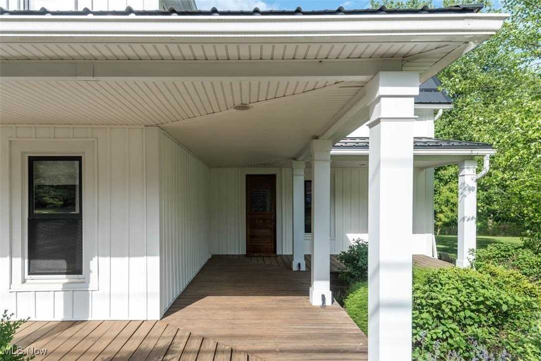 6287 Riverview Rd - Photo 3 of 37