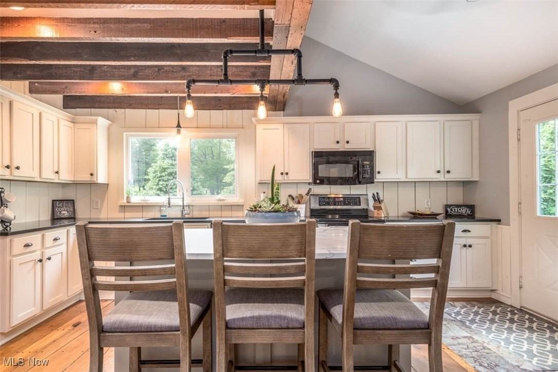 6287 Riverview Rd - Photo 6 of 37