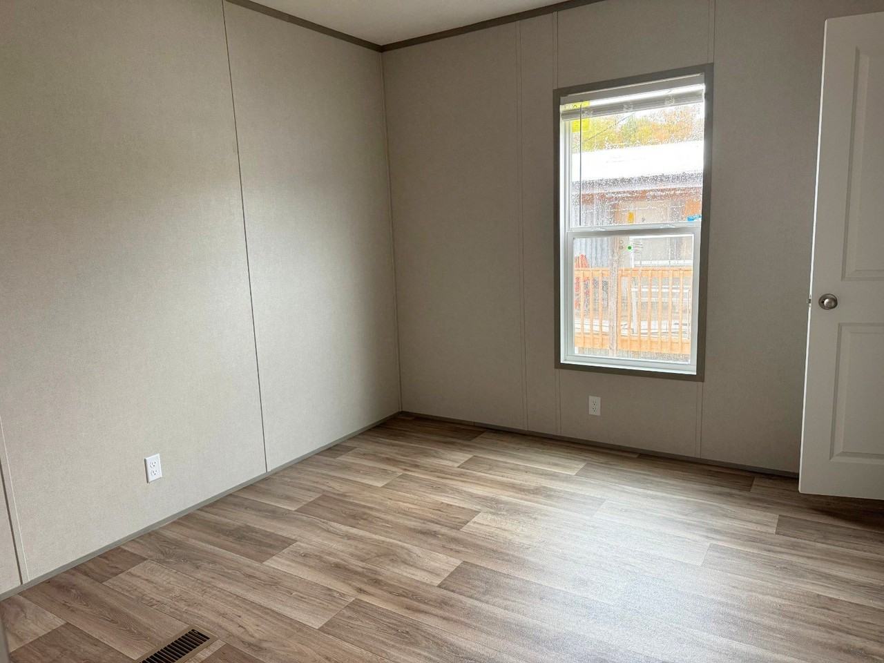 563 Travis Way - Photo 5 of 8