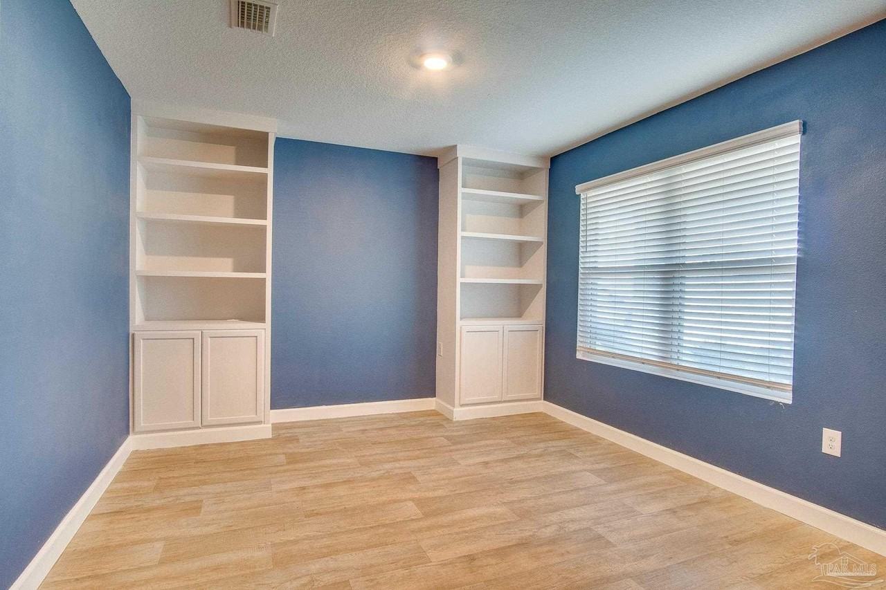 10589 Queens Gate Cir - Photo 4 of 43