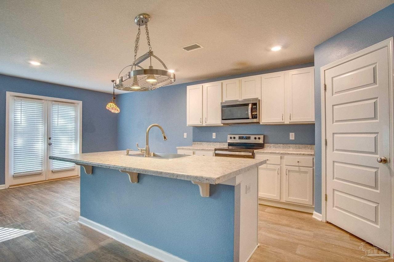 10589 Queens Gate Cir - Photo 6 of 43