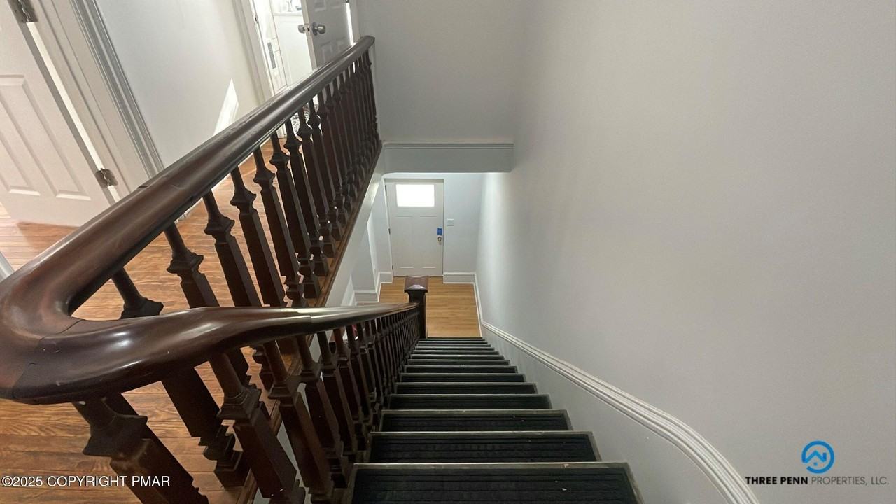 100 Broad St Apt B #B - Photo 3 of 18