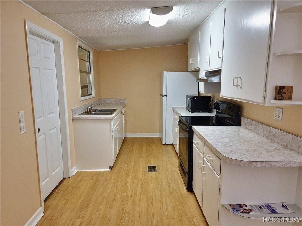 6315 N Shorewood Dr - Photo 4 of 21