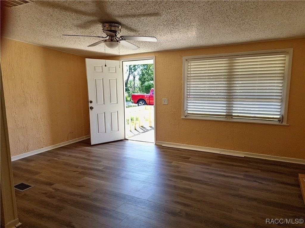 6315 N Shorewood Dr - Photo 7 of 21