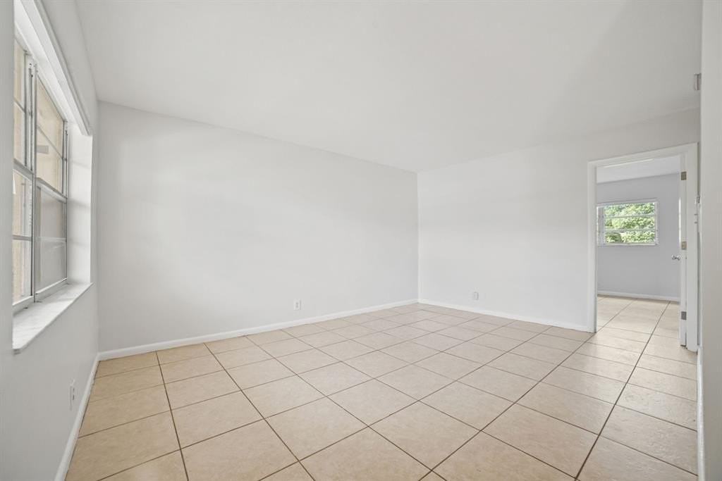 461 Sunshine Dr #4 - Photo 5 of 15