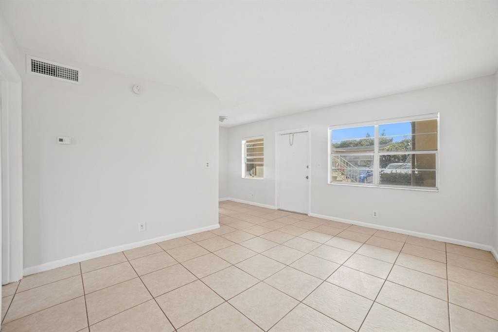 461 Sunshine Dr #4 - Photo 7 of 15