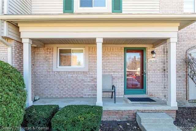 44543 Savery Dr - Photo 2 of 28