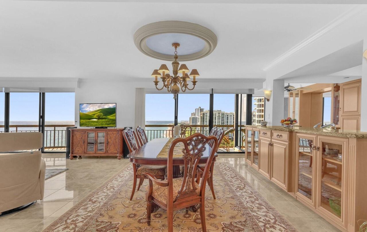 4000 N Ocean Dr #1702 - Photo 6 of 48