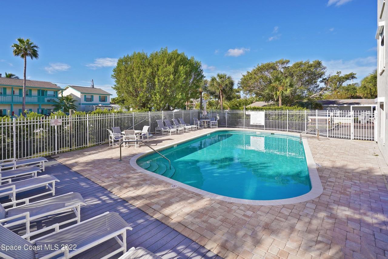 425 Buchanan Ave Unit 302 #302 - Photo 3 of 22