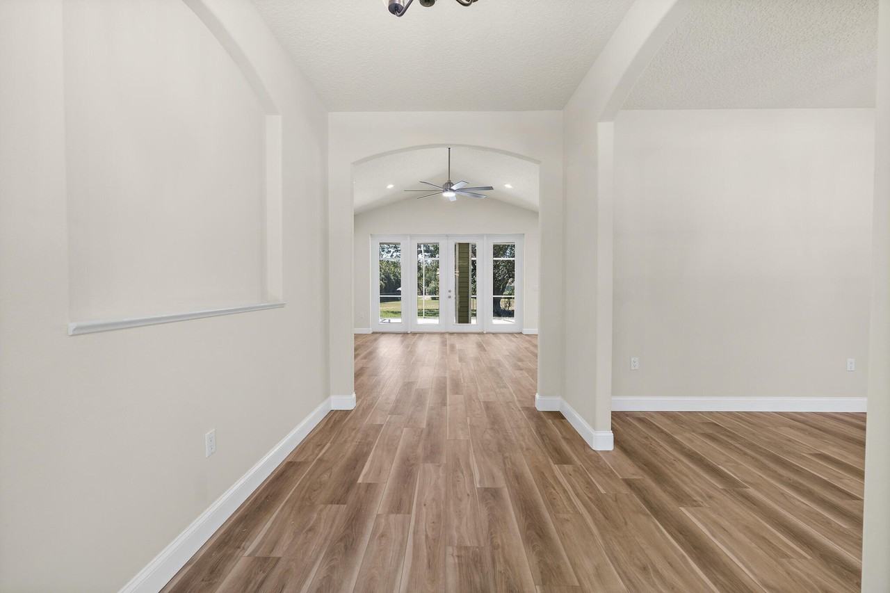 4085 Crooked Mile Rd - Photo 7 of 48