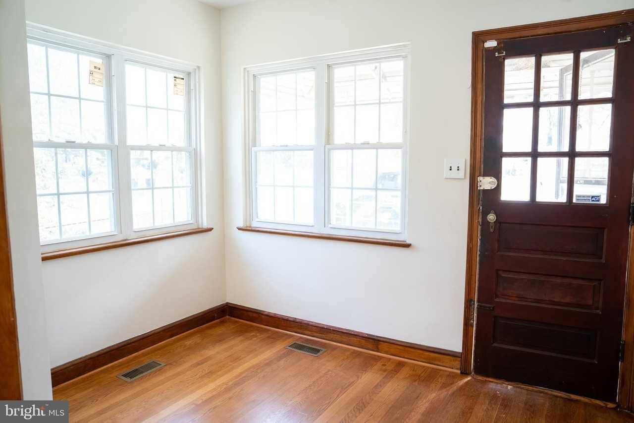 110 Van Buren St Nw - Photo 6 of 15