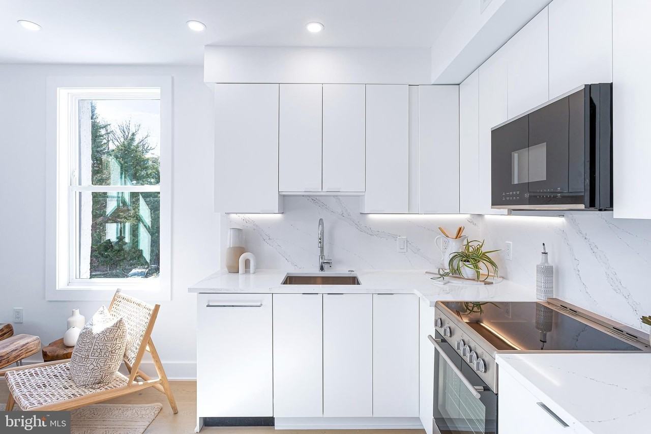 2116 Kalorama Road Northwest #202 - Photo 7 of 31