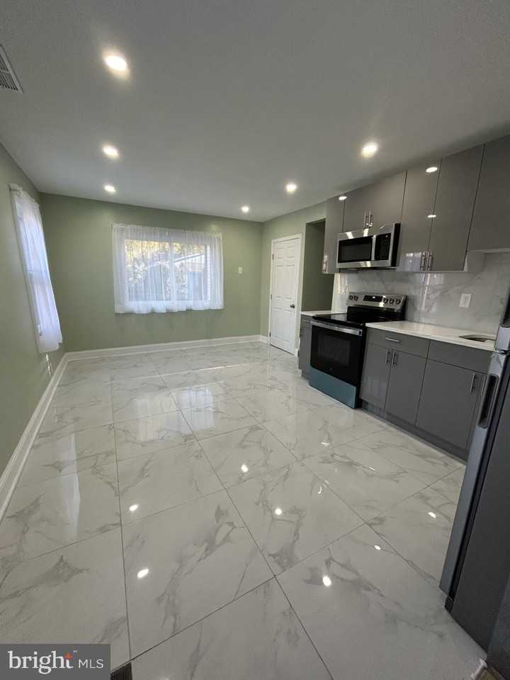 1420 Williams Avenue - Photo 3 of 15