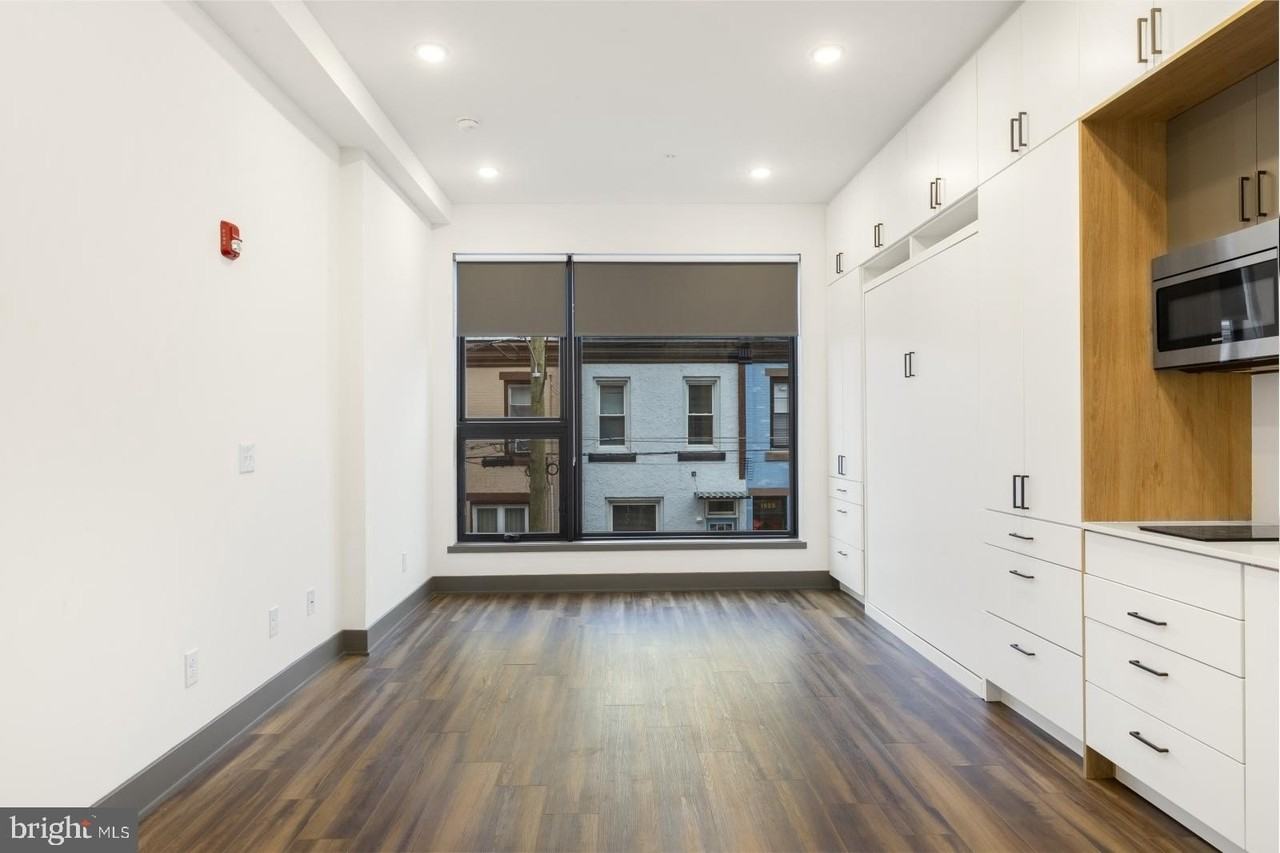 1935 E Hazzard St Unit 201 #201 - Photo 3 of 20