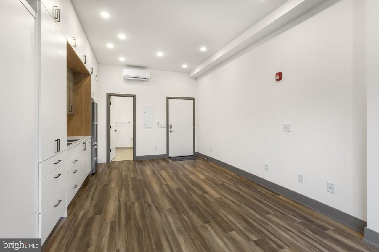 1935 E Hazzard St Unit 201 #201 - Photo 6 of 20