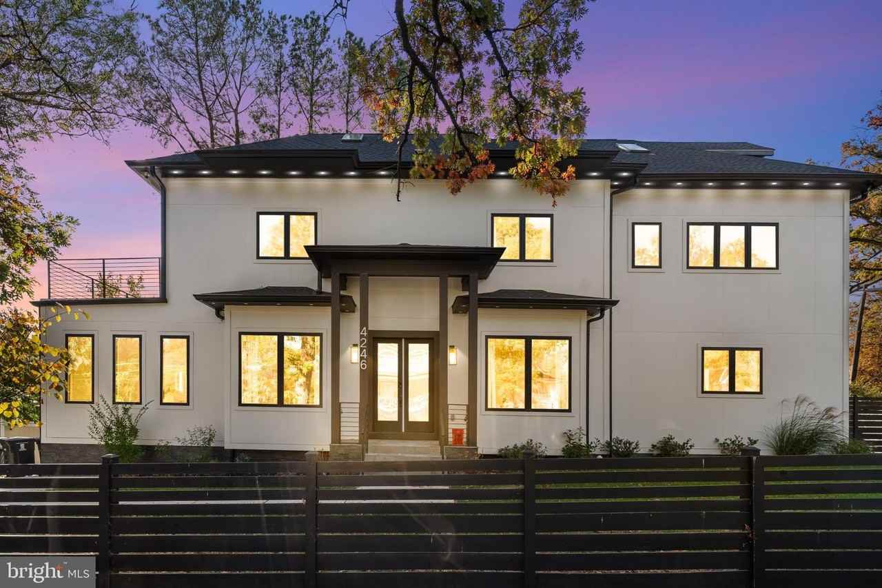 4246 15th St N - Photo 2 of 50