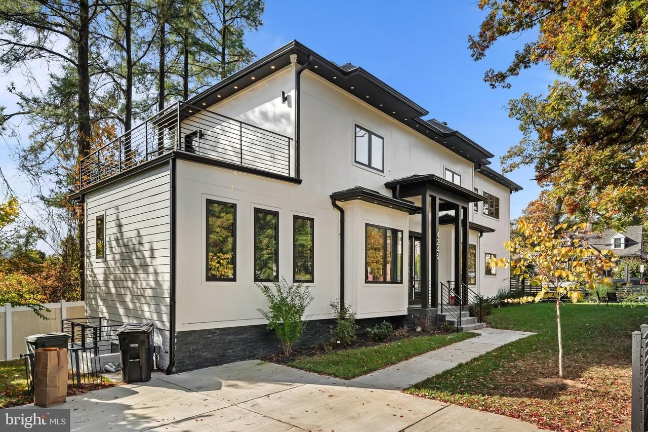 4246 15th St N - Photo 3 of 50