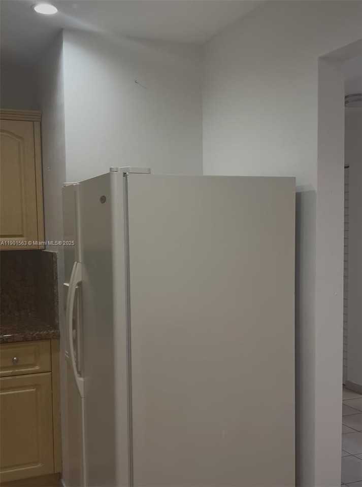 6562 W 22nd Ct - Photo 5 of 20