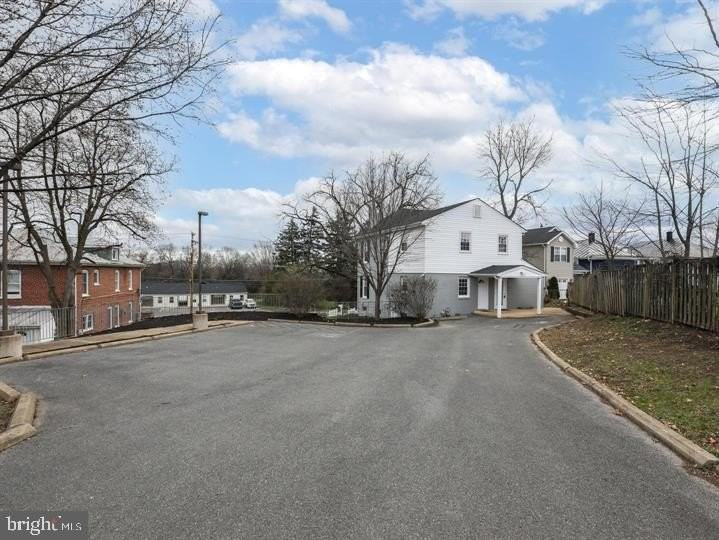 219 Millwood Ave Unit 2 #2 - Photo 4 of 16