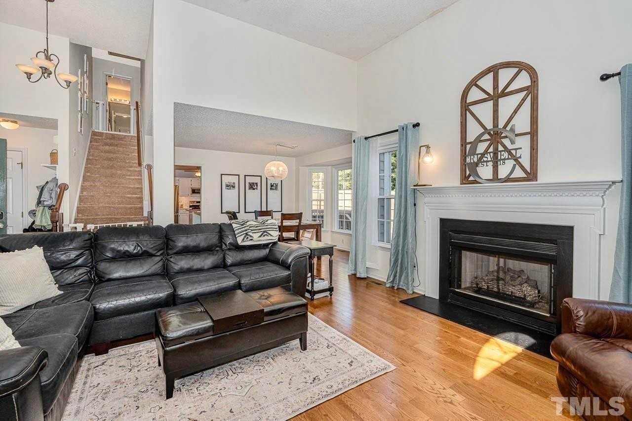 8824 Whitby Ct - Photo 5 of 25