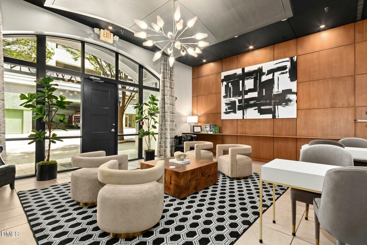 317 W Morgan St Apt 302 #302 - Photo 3 of 19