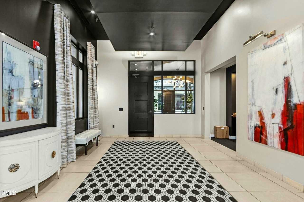 317 W Morgan St Apt 302 #302 - Photo 4 of 19