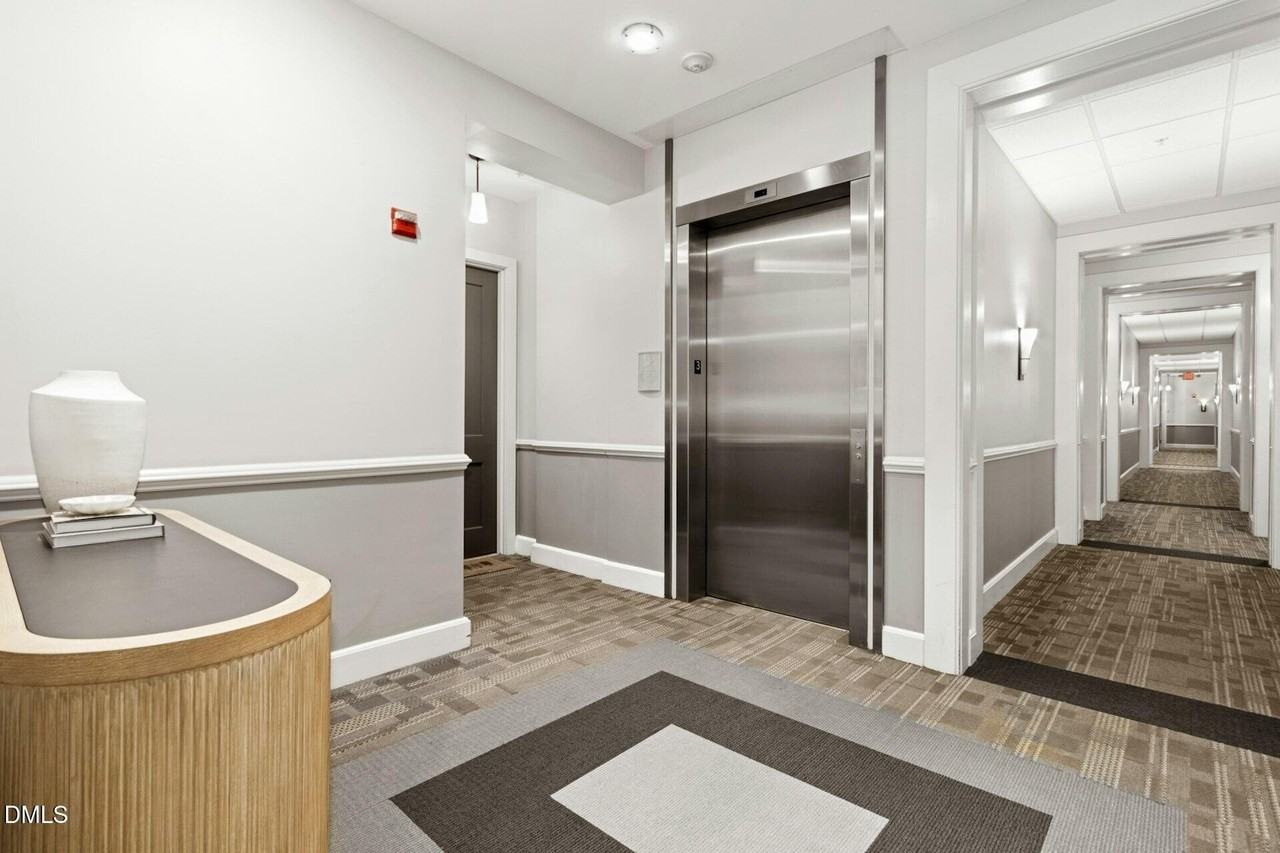 317 W Morgan St Apt 302 #302 - Photo 5 of 19