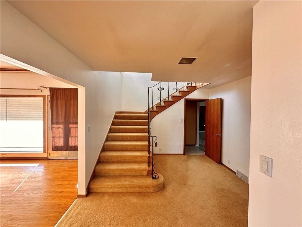 131 Stockton Ave - Photo 6 of 20