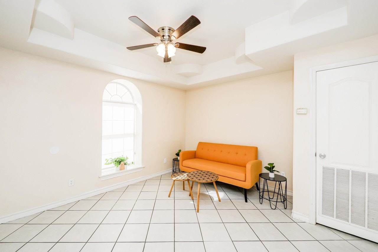 1000 Ranchway Dr - Photo 4 of 36