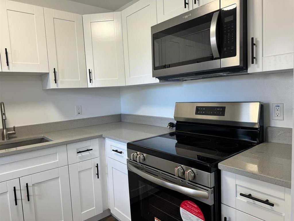 4730 Nw 10th Ct - Photo 3 of 22