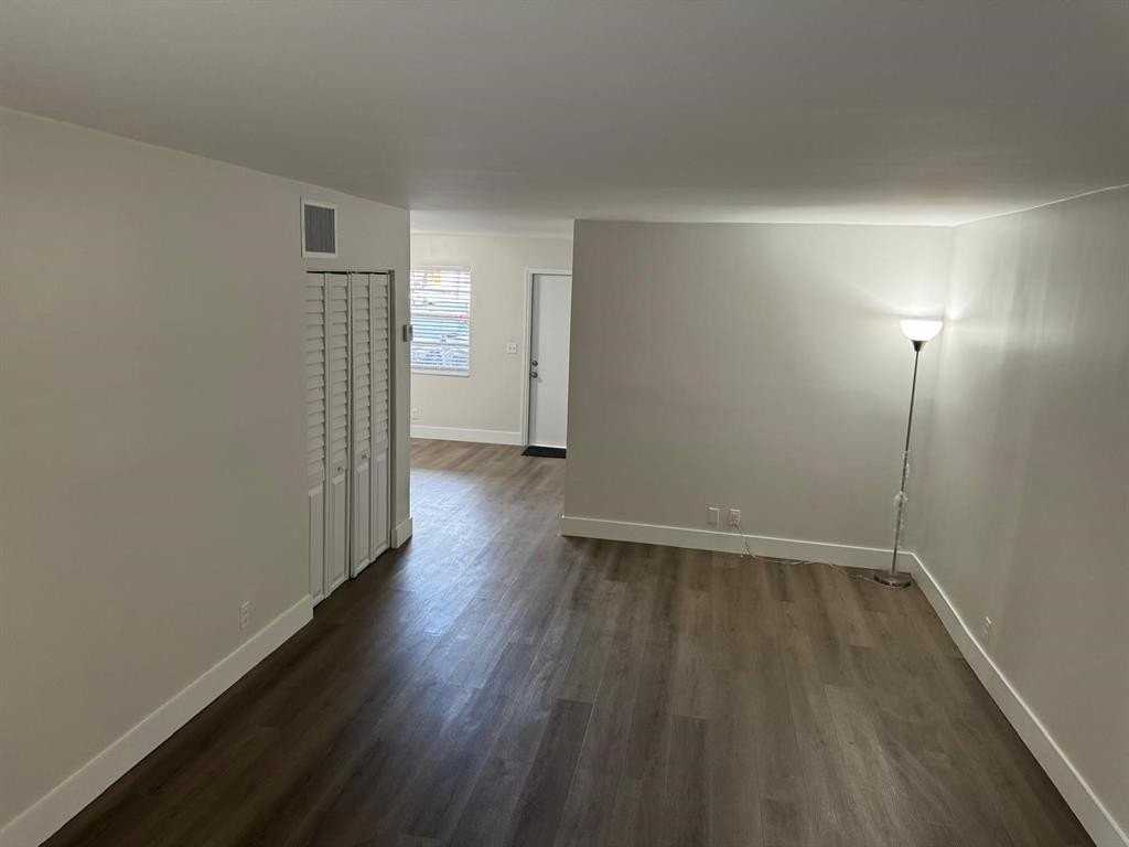 4730 Nw 10th Ct - Photo 6 of 22