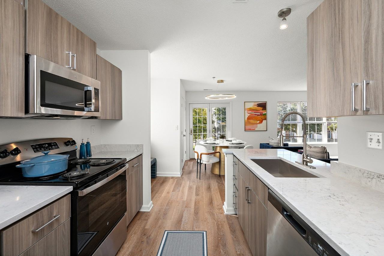 Woodbury Park at City Centre - Photo 6 of 49