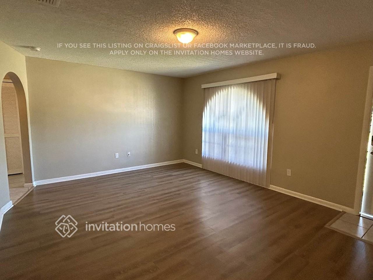 1012 Southeast 42nd Lane - Photo 2 of 18